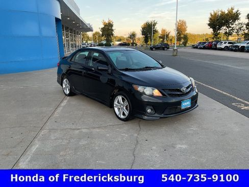 Used 2013 Toyota Corolla S w/ Premium Pkg FWD image 8