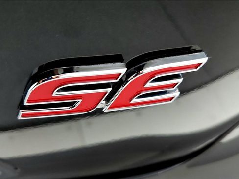 Used 2022 Toyota Corolla SE image 14