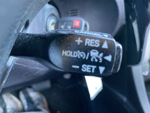 Used 2019 Toyota Corolla LE image 28