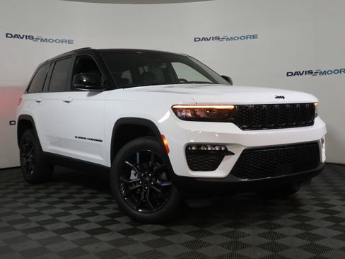 New 2025 Jeep Grand Cherokee Limited image 2