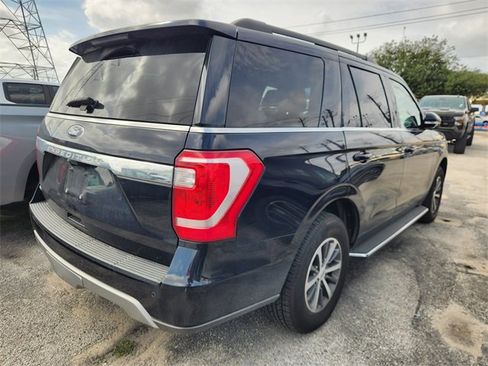 Used 2021 Ford Expedition XLT image 5