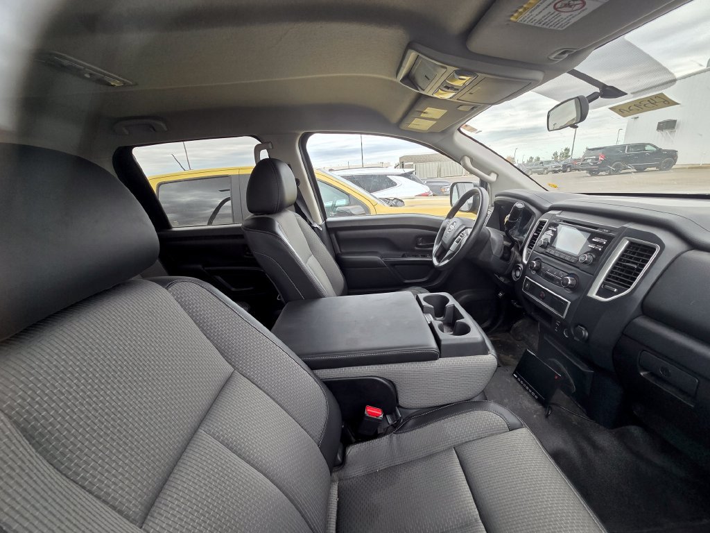 Used 2017 Nissan Titan S RWD image 9
