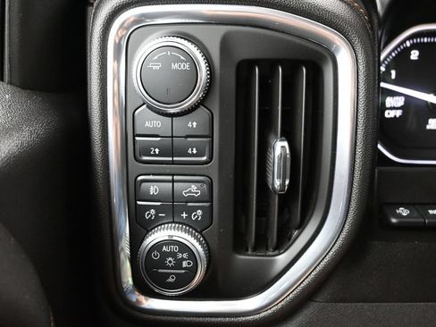 Used 2020 GMC Sierra 1500 AT4 w/ Off-Road Performance Package AWD/4WD image 18