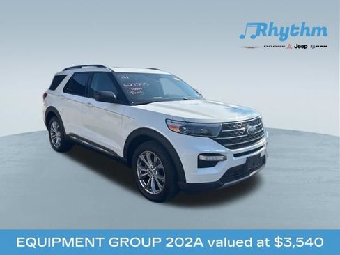 Used 2021 Ford Explorer XLT w/ Equipment Group 202A AWD/4WD image 1