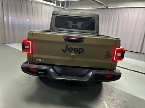 Used 2025 Jeep Gladiator Sport AWD/4WD image 6