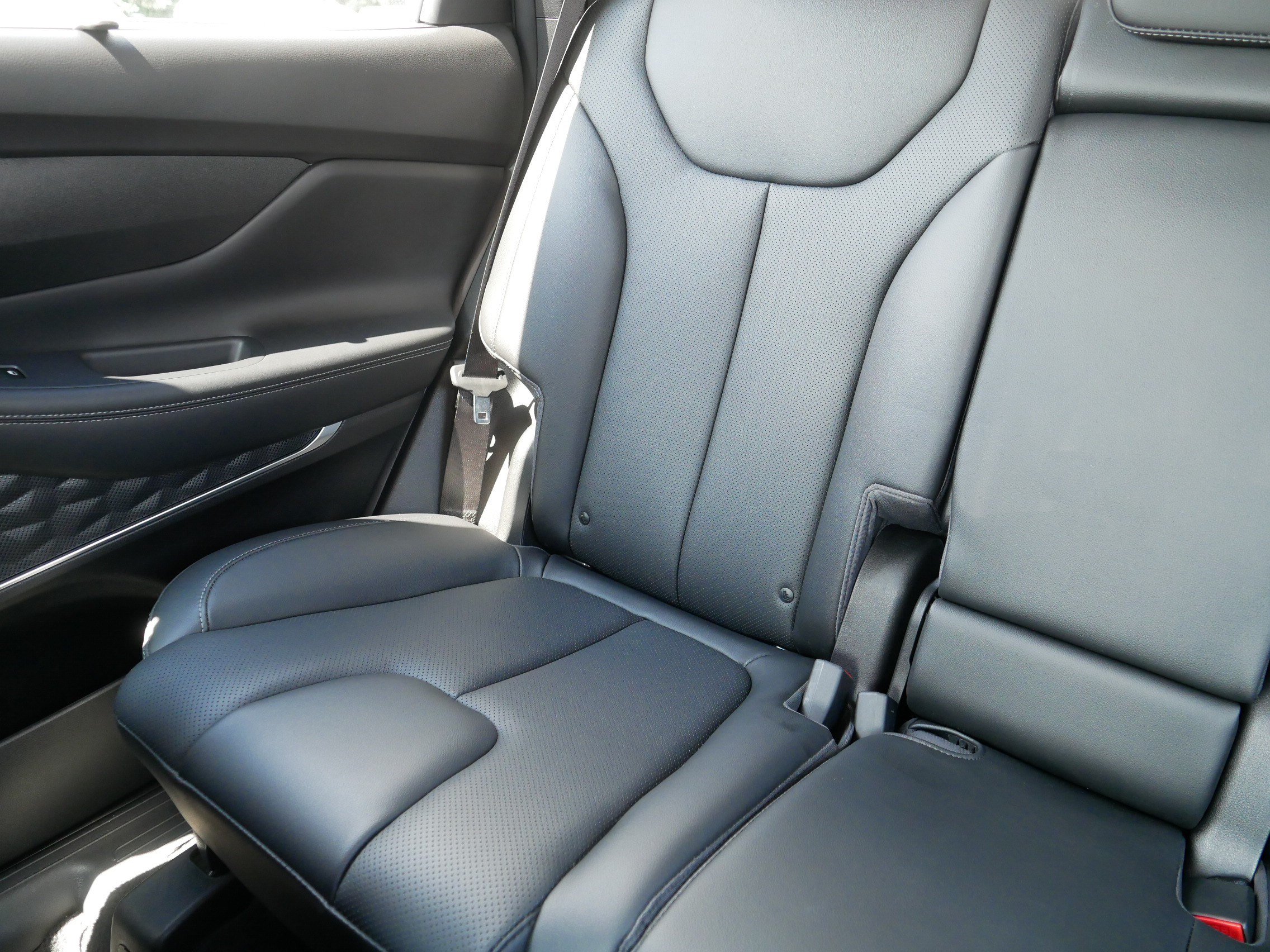 Used 2023 Hyundai Santa Fe SEL w/ Premium Package AWD/4WD image 12