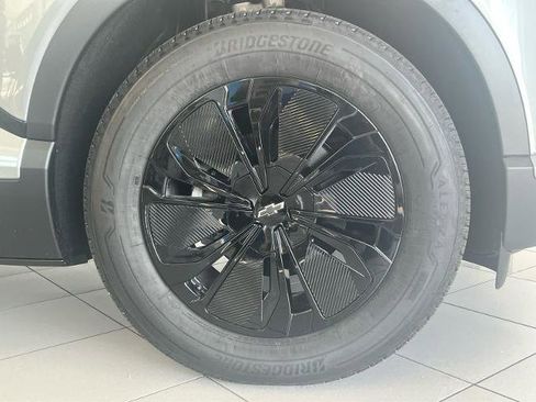 New 2025 Chevrolet Blazer EV LT image 12