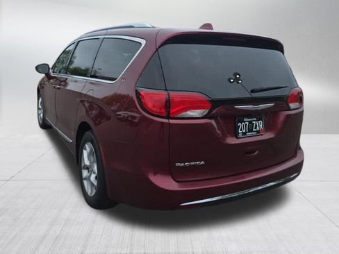 Used 2018 Chrysler Pacifica Touring-L Plus w/ Tire & Wheel Group FWD image 7