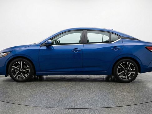 Used 2025 Nissan Sentra SV image 5