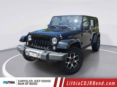 Used 2015 Jeep Wrangler Unlimited Sahara w/ Connectivity Group AWD/4WD image 1