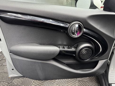 Used 2019 MINI Cooper 4-Door Hardtop w/ Premium Package image 37