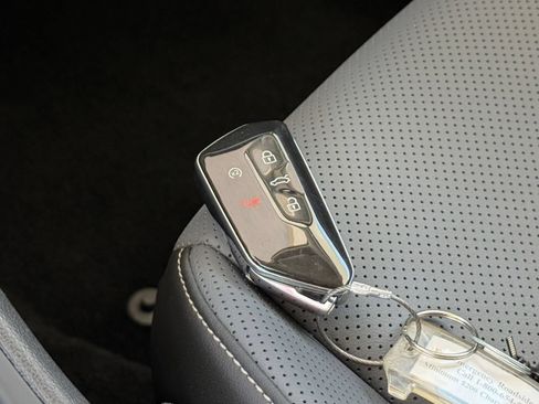 Used 2026 Volkswagen Tiguan SE AWD/4WD image 17