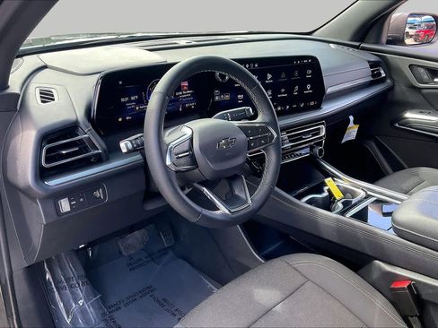 Used 2024 Chevrolet Traverse LT w/ Midnight/Sport Edition FWD image 17
