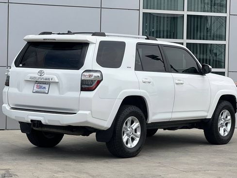 Used 2022 Toyota 4Runner SR5 AWD/4WD image 4