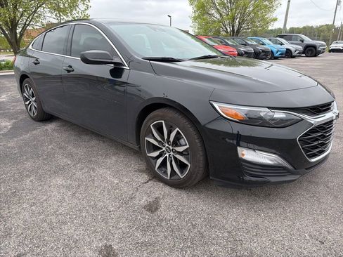 Used 2022 Chevrolet Malibu RS FWD image 2