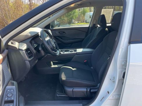 Used 2023 Nissan Rogue S AWD/4WD image 12