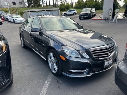 Used 2012 Mercedes-Benz E 550 4MATIC Sedan image 2