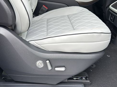 New 2026 Lincoln Navigator L Black Label image 14