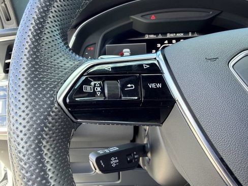 Used 2021 Audi RS 6 w/ Executive Package AWD/4WD image 21