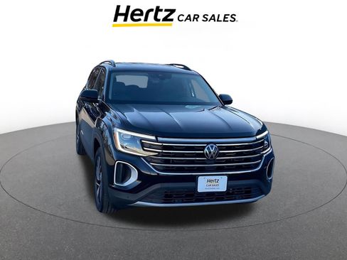 Used 2025 Volkswagen Atlas SE image 1