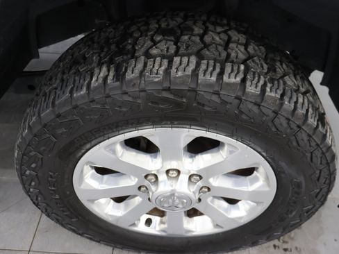 Used 2020 RAM 2500 Laramie AWD/4WD image 3