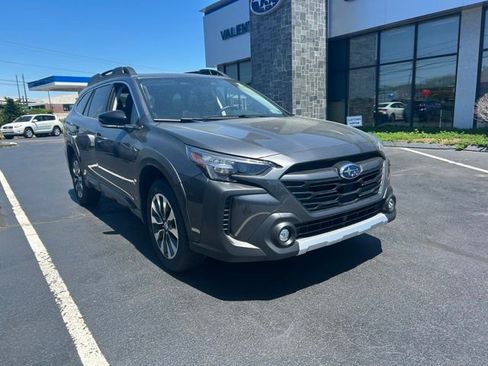 Used 2025 Subaru Outback Limited AWD/4WD image 3