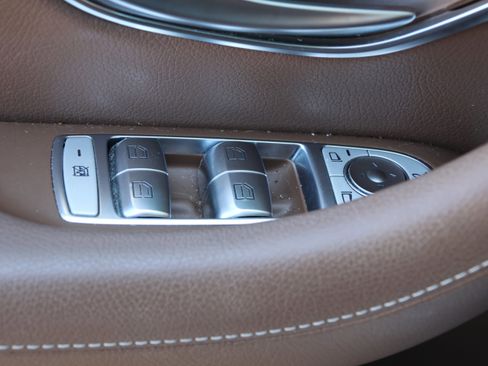 Used 2017 Mercedes-Benz E 300 4MATIC image 15