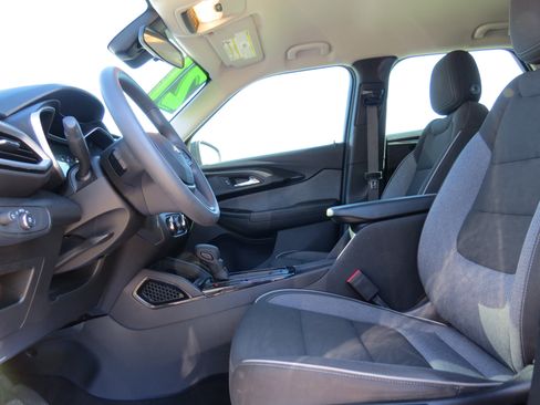 Used 2021 Chevrolet TrailBlazer LS image 14