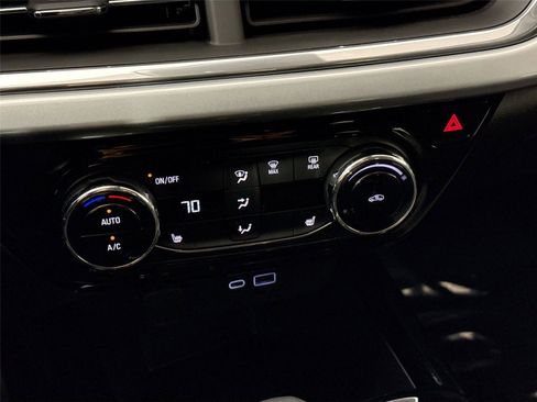 Used 2024 Chevrolet Trax LT w/ Driver Confidence Package image 24