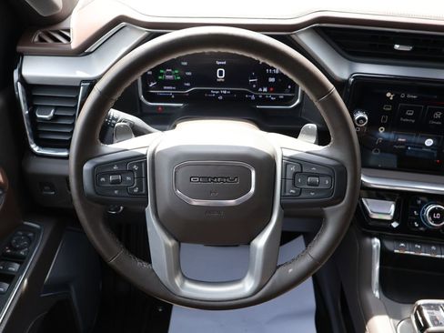Used 2023 GMC Sierra 1500 Denali w/ Denali Reserve Package AWD/4WD image 16