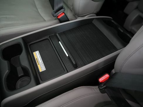 Used 2018 Honda Odyssey Elite image 31