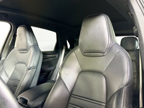 Certified 2023 Porsche Cayenne Platinum Edition AWD/4WD image 9