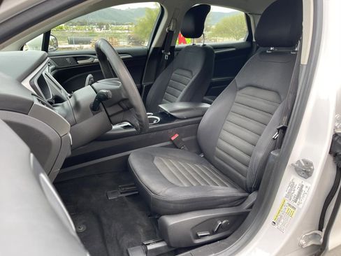 Used 2014 Ford Fusion SE image 14