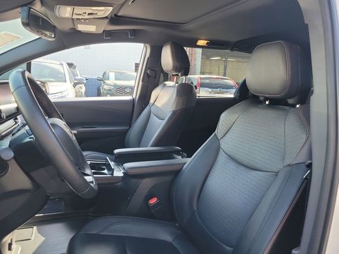 Used 2021 Toyota Sienna XSE w/ XSE Plus Package image 15