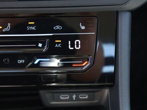 New 2026 Volkswagen Jetta SE FWD image 28