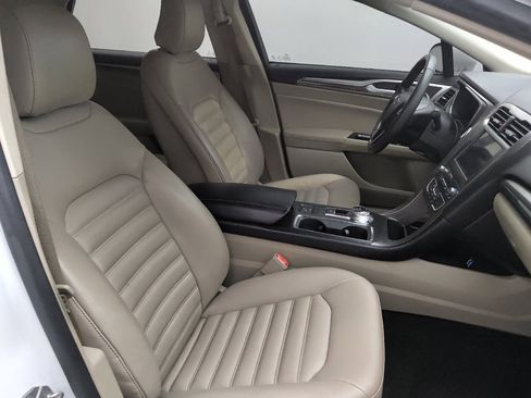 Used 2020 Ford Fusion SEL FWD image 21