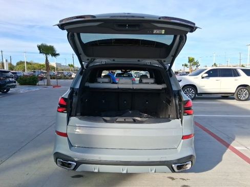New 2026 BMW X5 xDrive40i w/ M Sport Package AWD/4WD image 6