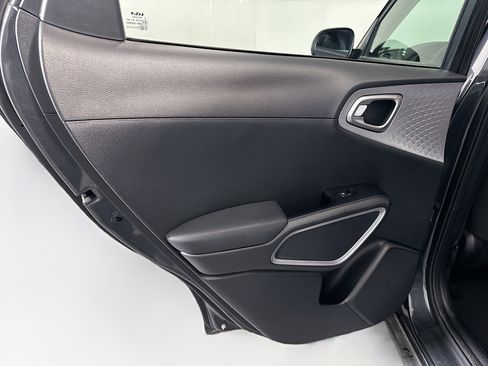 Used 2025 Kia Soul LX w/ LX Technology Package image 27