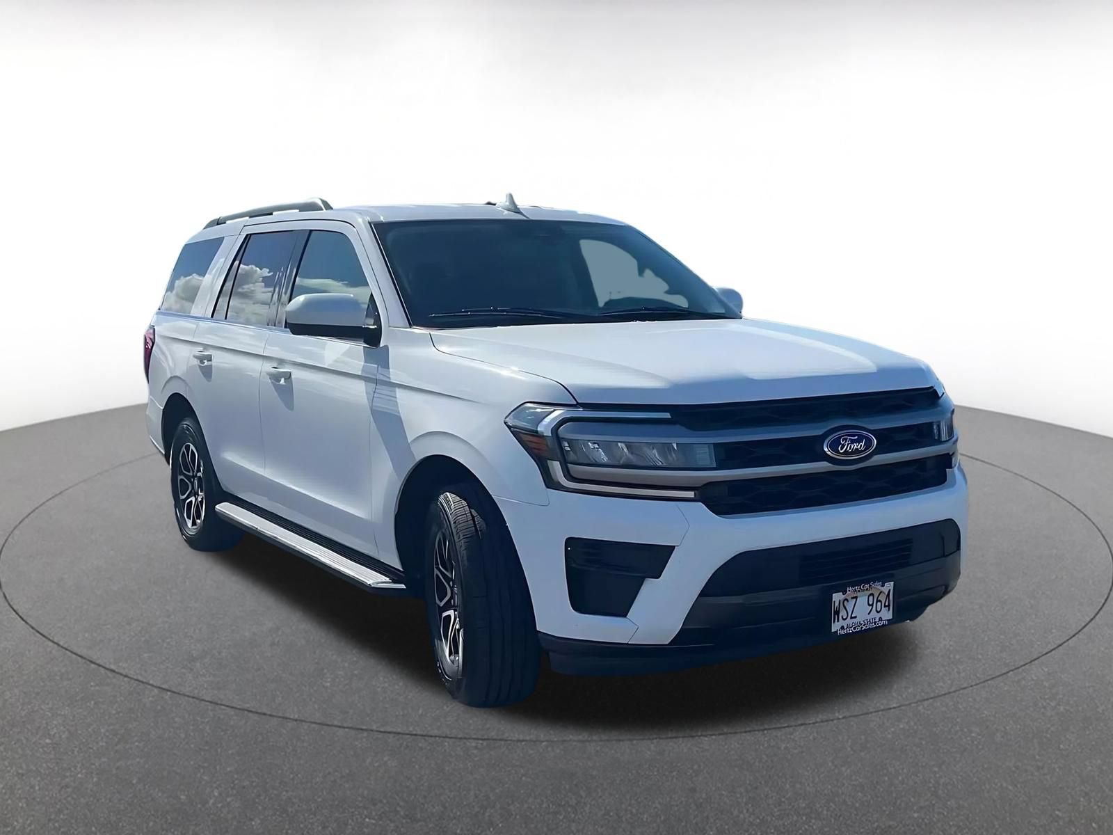 Used 2023 Ford Expedition XLT RWD image 3