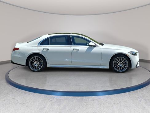 Certified 2025 Mercedes-Benz S 580e 4MATIC Sedan image 4