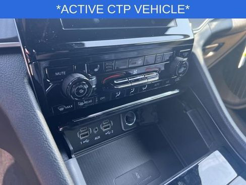 New 2025 Jeep Grand Cherokee Laredo image 12