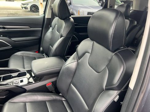 Certified 2024 Kia Telluride S w/ S Sunroof Package AWD/4WD image 5