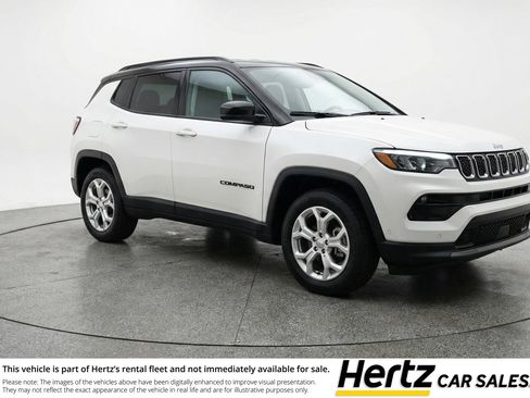 Used 2025 Jeep Compass Latitude image 1