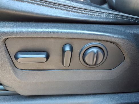 Used 2019 Chevrolet Silverado 1500 High Country w/ High Country Premium Package image 28