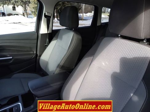 Used 2017 Ford Escape SE w/ Equipment Group 201A image 16