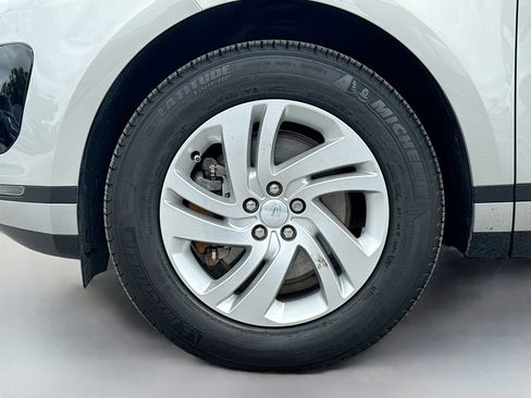 Used 2026 Land Rover Range Rover Evoque S AWD/4WD image 42