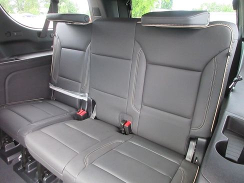 New 2026 GMC Yukon XL Elevation w/ Elevation Premium Package AWD/4WD image 13