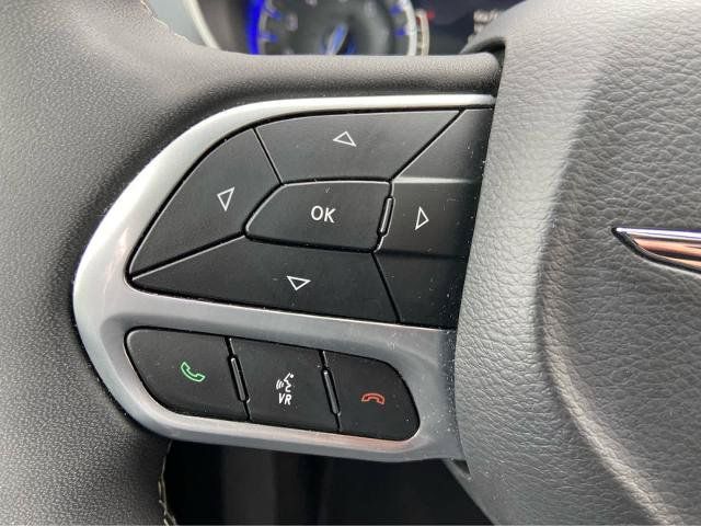 Used 2026 Chrysler Pacifica Limited FWD image 29