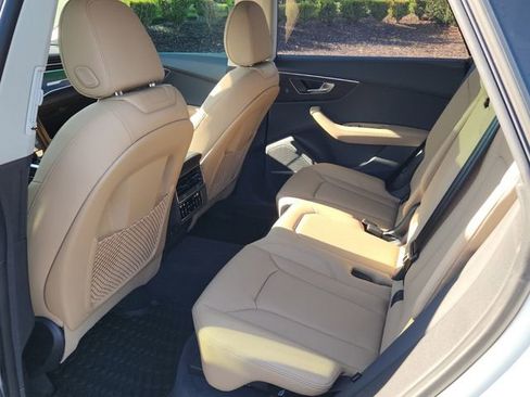 Used 2025 Audi Q8 Premium Plus w/ Premium Plus Package image 11
