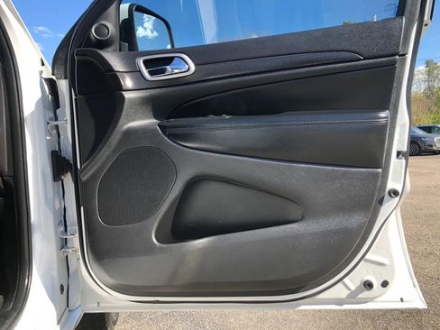 Used 2015 Jeep Grand Cherokee Altitude image 11